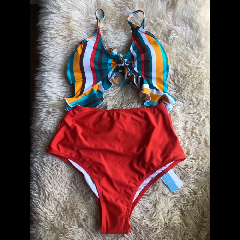 Cupshe cut out ruffle swimsuit NWT XS